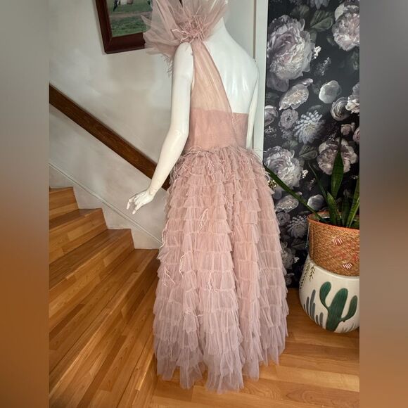 Mac Duggal One Shoulder Faux BowFeatherTiered
A Line Gown /size 10 - Picture 7 of 10